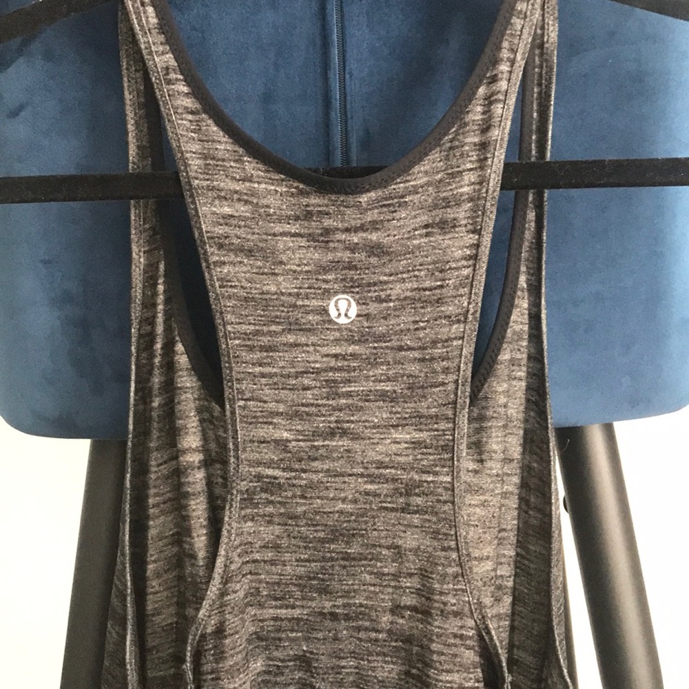 Lululemon Black/Gray Top